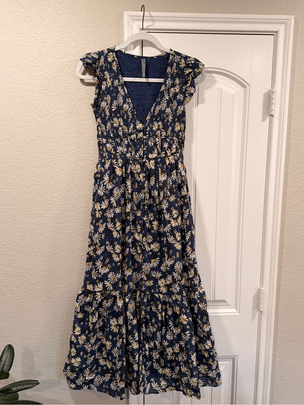 Anthropologie Peregrine Navy Daisy Dress XXS Midi Maxi Floral smocked Like New - Picture 2 of 3